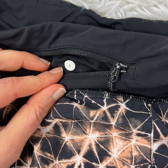 Lululemon Pace Rival Skirt II *4-way Stretch (Tall) Sugar Crush Multi / Black - Picture 9 of 9